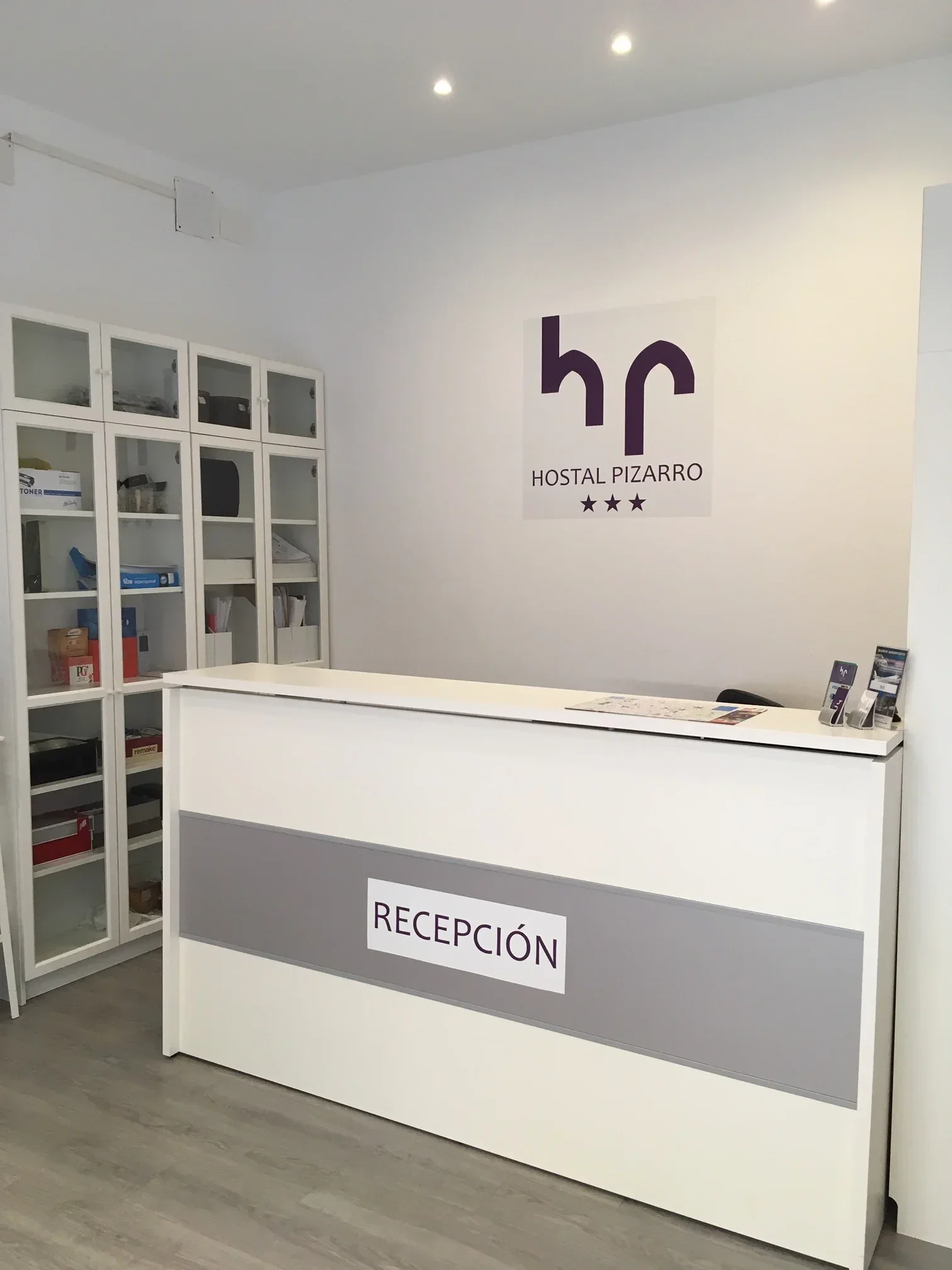 Hostal Pizarro Reception